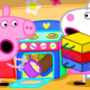 Peppa Runs a Clubhouse Takeaway 🍕 | Peppa Pig Official Full Episodes