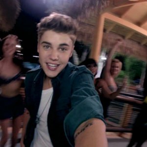 Justin Bieber - Beauty And A Beat (Official Music Video) ft. Nicki Minaj