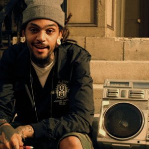 Gym Class Heroes: Stereo Hearts ft. Adam Levine [OFFICIAL VIDEO]