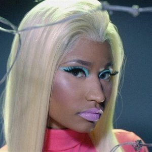 Nicki Minaj - Beez In The Trap (Explicit) ft. 2 Chainz