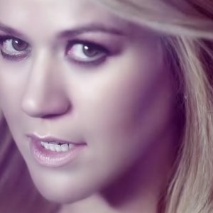 Kelly Clarkson - Catch My Breath