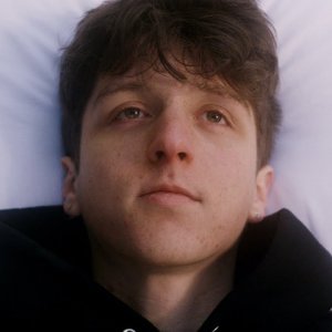 Powfu - death bed (coffee for your head) (Official Video) ft. beabadoobee