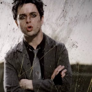 Green Day - Boulevard Of Broken Dreams [Official Music Video] [4K Upgrade]